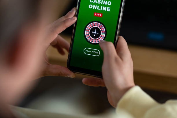 Live Sic Bo betting slip showing multiple bet types and game information feed
